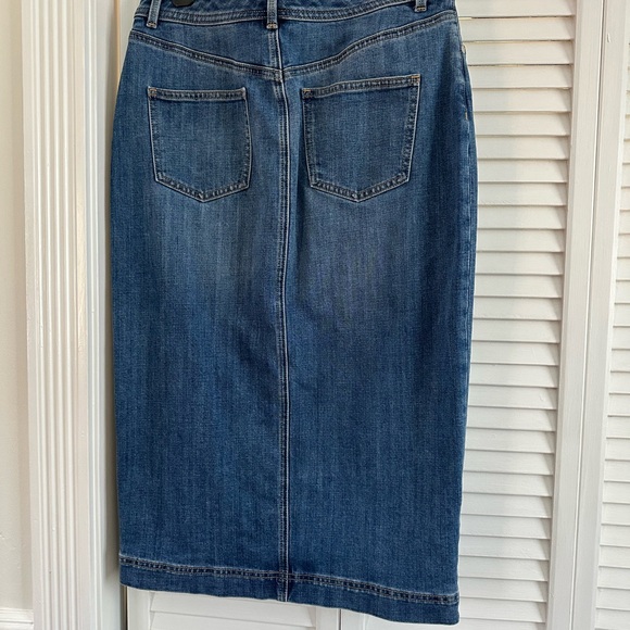 Talbots Denim Midi Skirt. Size 8 - Picture 3 of 3